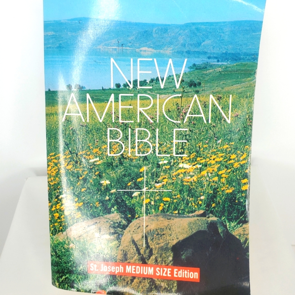 New American Bible, St. Joseph Medium Size Edition - Paperback -‎ GOOD